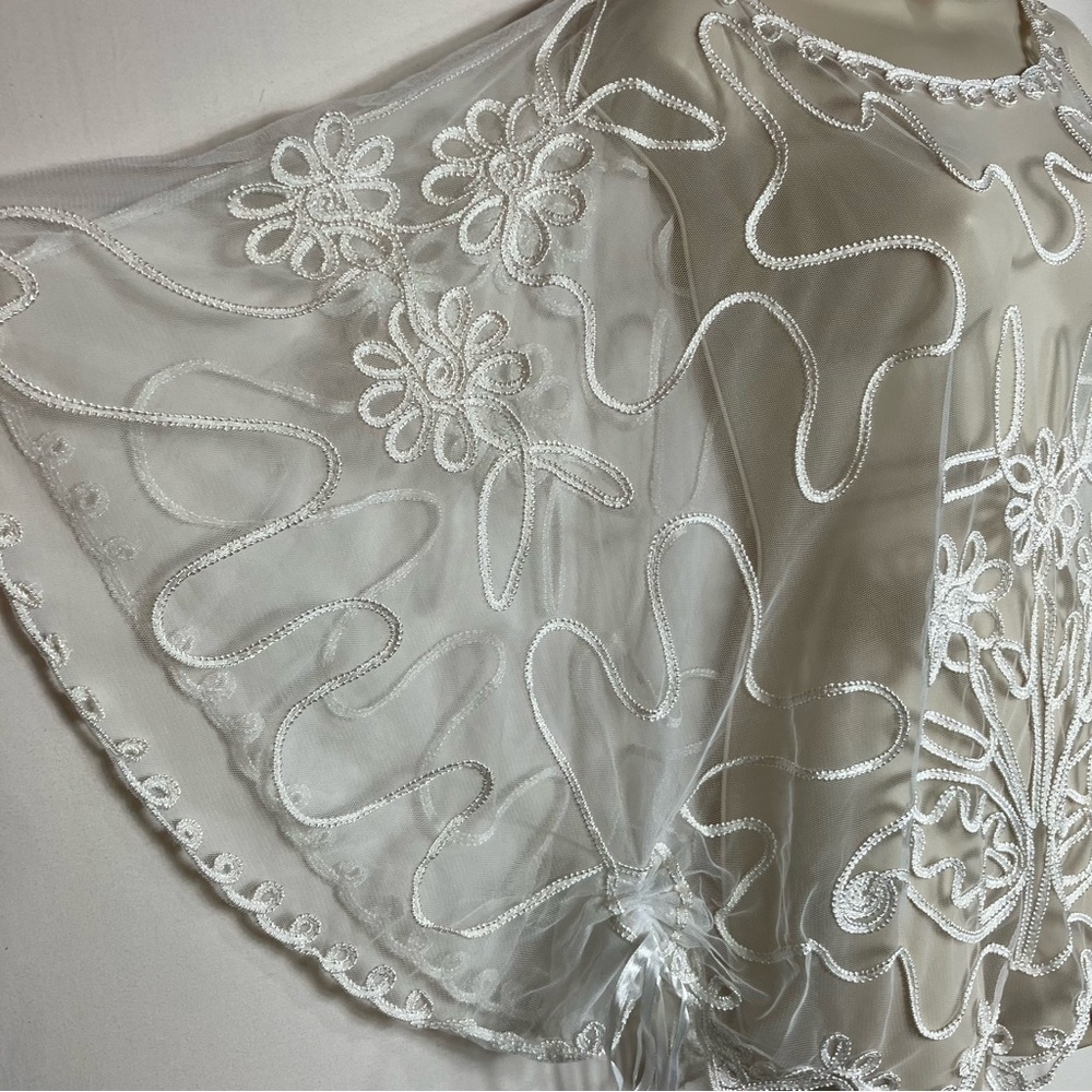 Embroidered Sheer White Floral Tunic Top - Picture 2 of 12